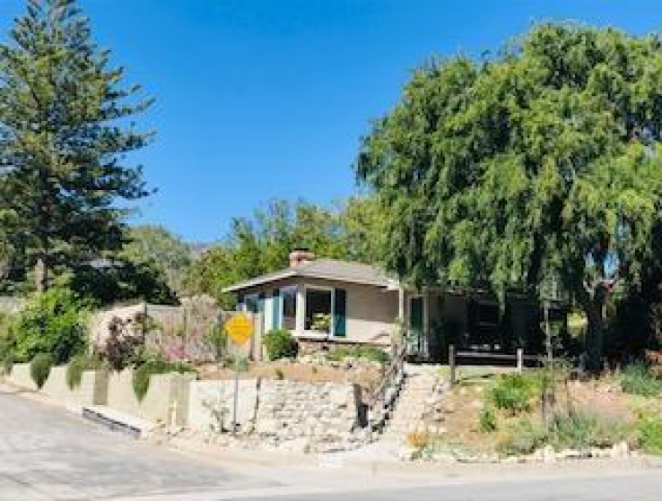 3 Bed Home to Rent in La Crescenta, California