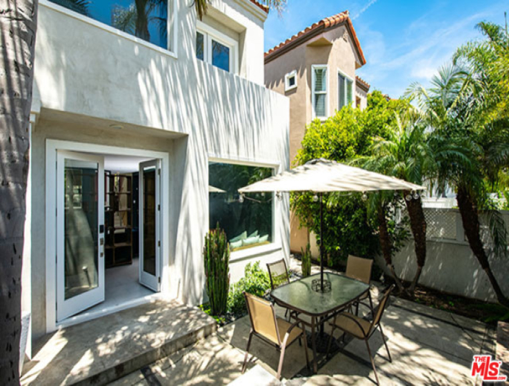 3 Bed Home to Rent in Venice, California