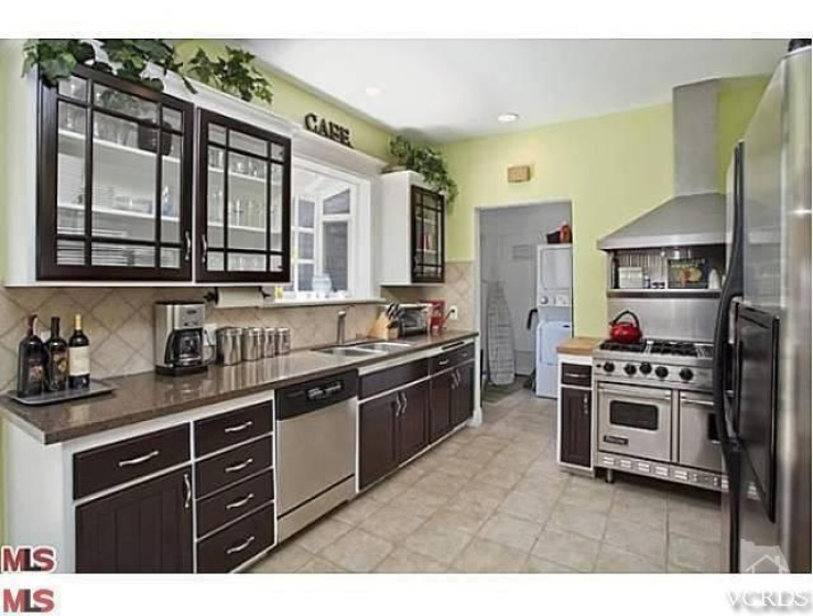 2 Bed Home to Rent in West Hollywood, California