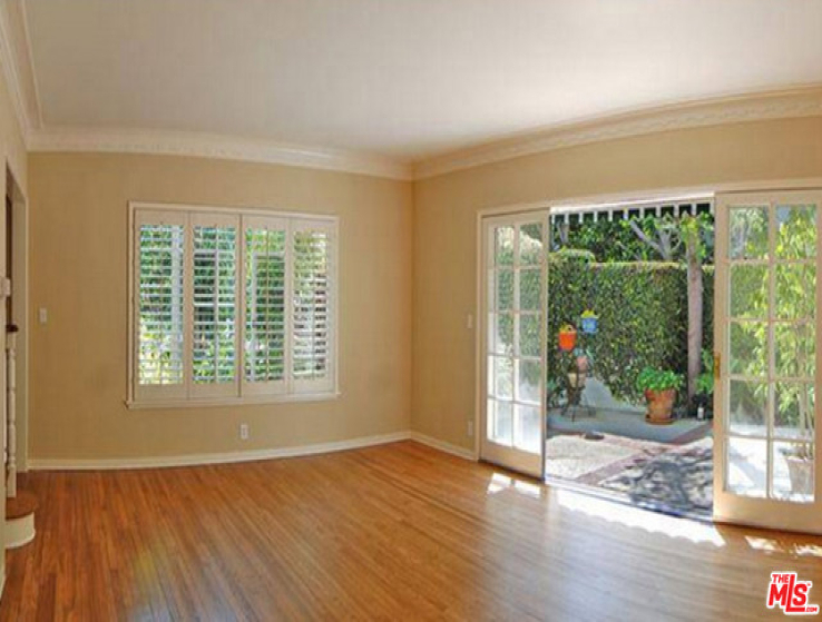 2 Bed Home to Rent in Beverly Hills, California