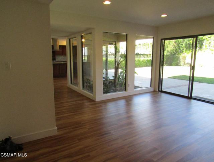 4 Bed Home to Rent in Agoura Hills, California