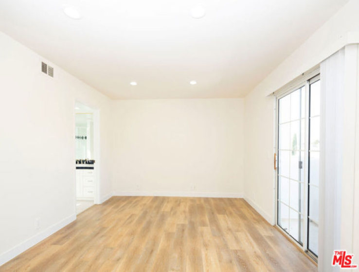 2 Bed Home to Rent in Santa Monica, California