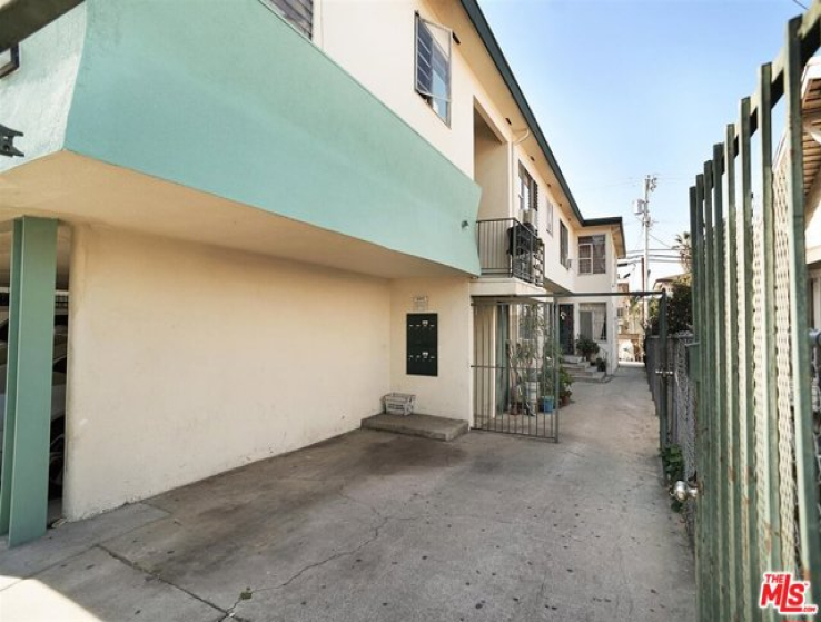  Income Home for Sale in Los Angeles, California