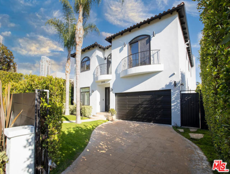 5 Bed Home for Sale in Los Angeles, California