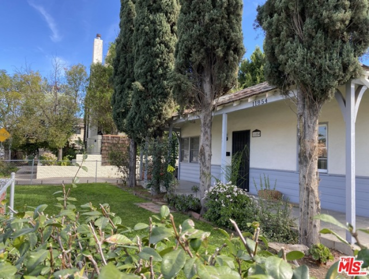 3 Bed Home to Rent in North Hollywood, California