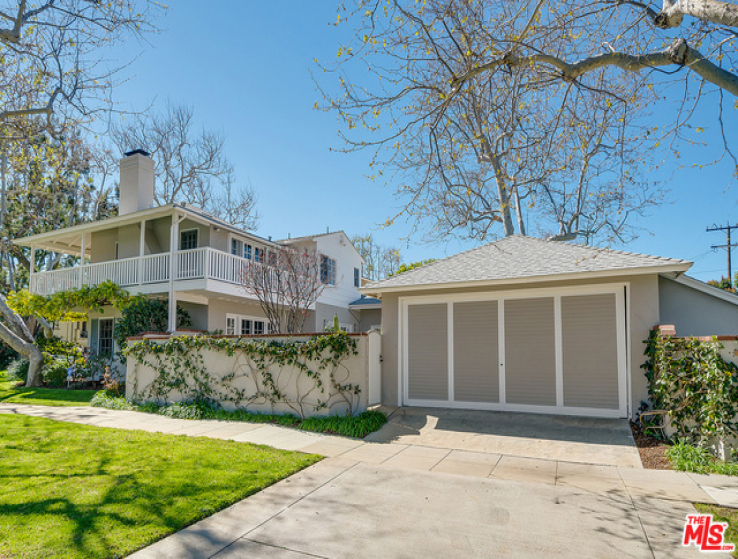 4 Bed Home for Sale in Santa Monica, California