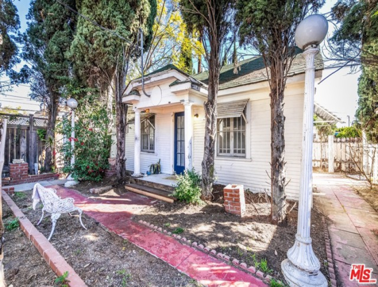 4 Bed Home for Sale in Los Angeles, California