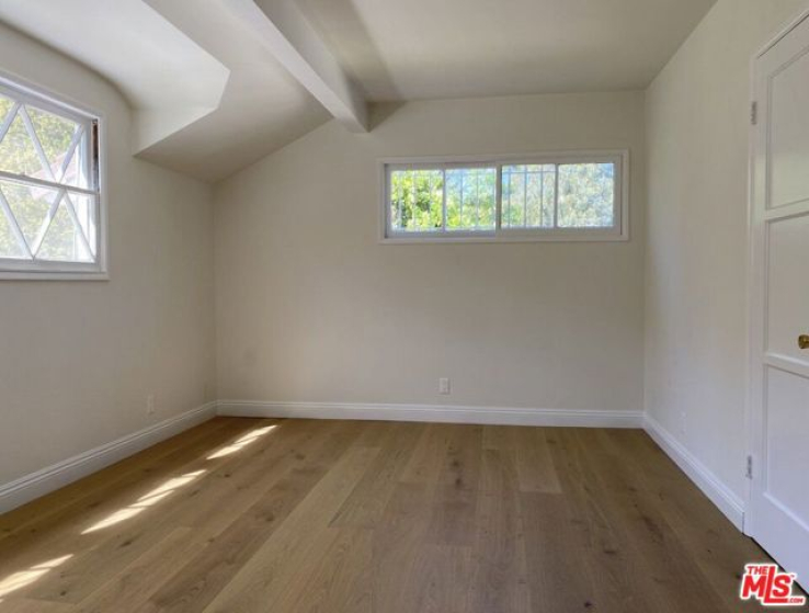 3 Bed Home to Rent in Studio City, California