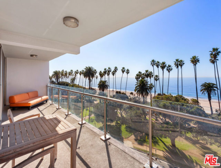 3 Bed Home for Sale in Santa Monica, California