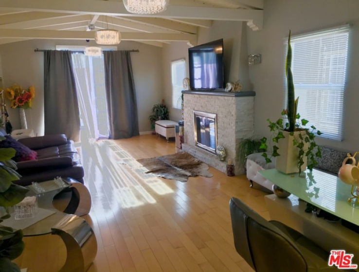 2 Bed Home to Rent in Los Angeles, California