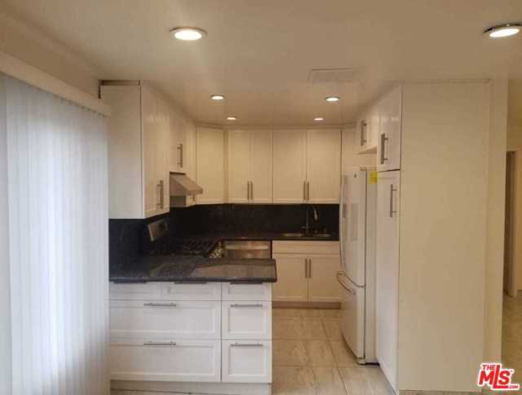 3 Bed Home to Rent in Beverly Hills, California