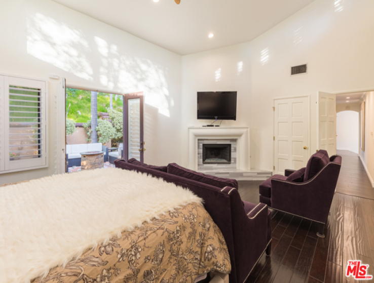 2 Bed Home for Sale in Beverly Hills, California