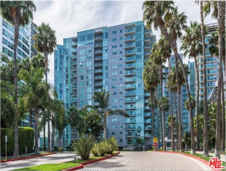 2 Bed Home to Rent in Marina del Rey, California