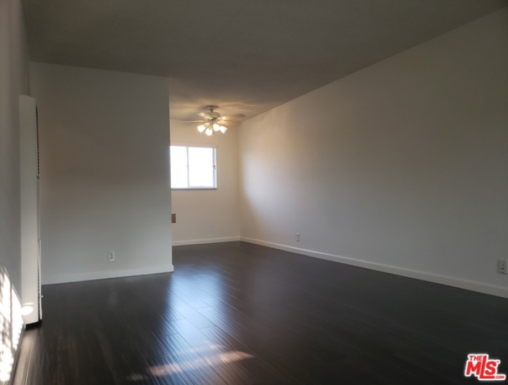 1 Bed Home to Rent in Valley Village, California