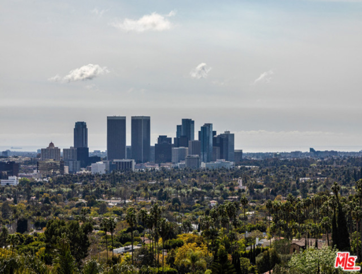 3 Bed Home to Rent in Los Angeles, California