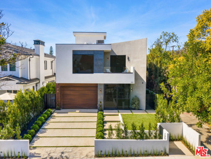 5 Bed Home for Sale in Los Angeles, California