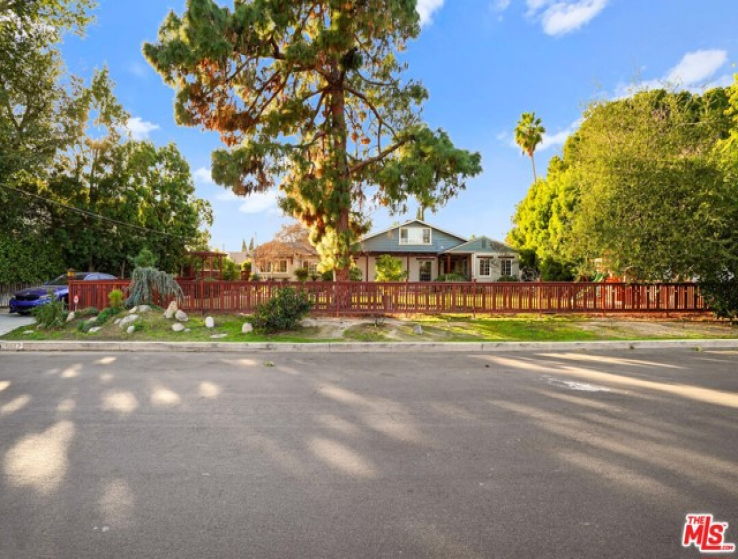 4 Bed Home to Rent in North Hollywood, California