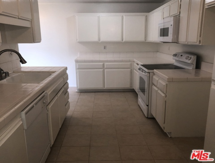 2 Bed Home to Rent in Beverly Hills, California