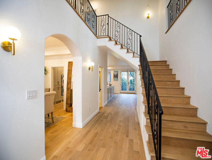 5 Bed Home for Sale in Los Angeles, California