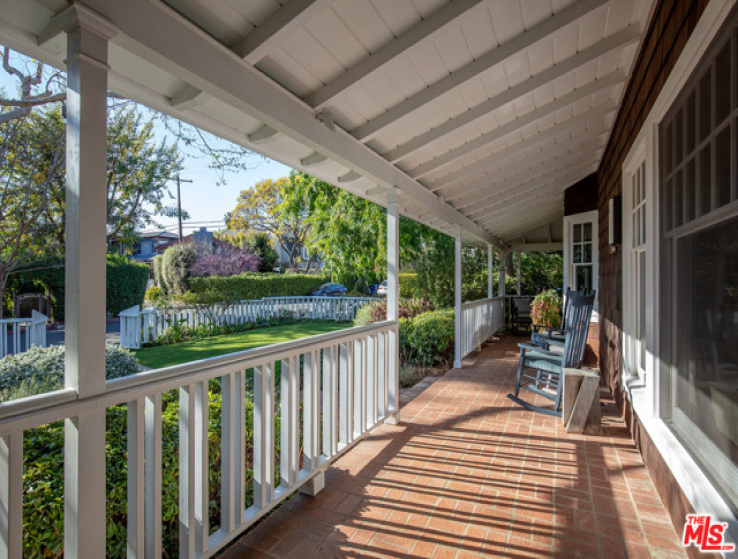 5 Bed Home for Sale in Los Angeles, California