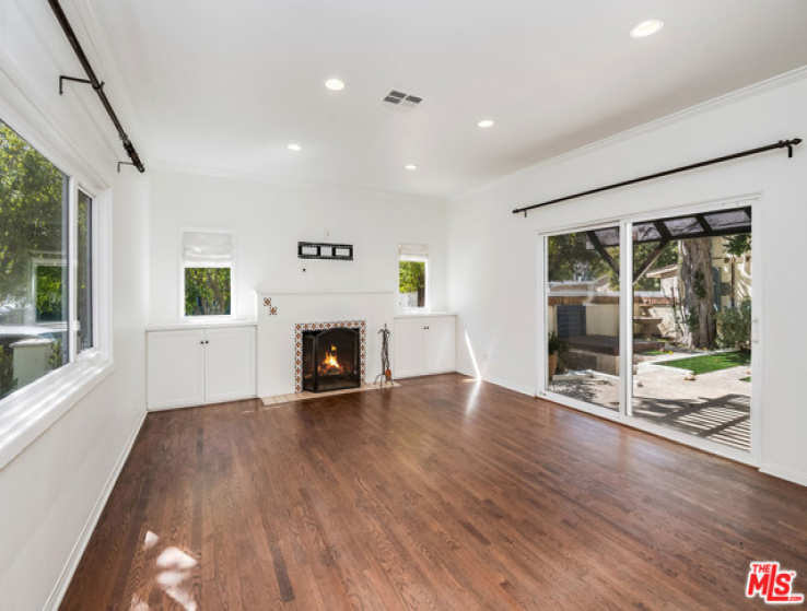 4 Bed Home to Rent in Studio City, California