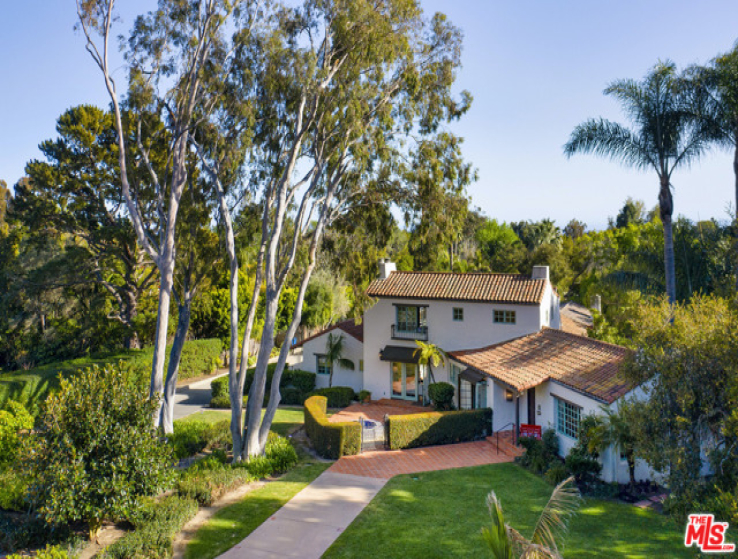 5 Bed Home for Sale in Santa Barbara, California