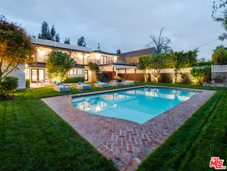 6 Bed Home for Sale in Toluca Lake, California