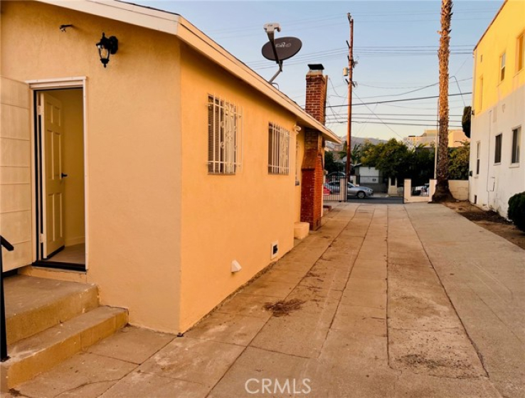  Income Home for Sale in Los Angeles, California