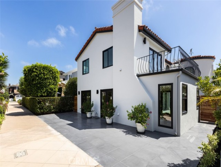 3 Bed Home for Sale in Newport Beach, California