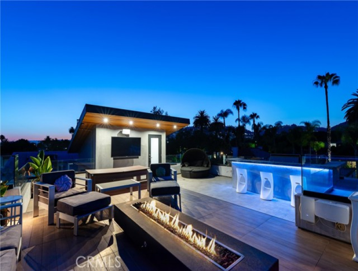 5 Bed Home for Sale in Los Angeles, California