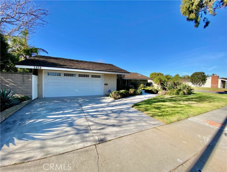 4 Bed Home for Sale in Newport Beach, California