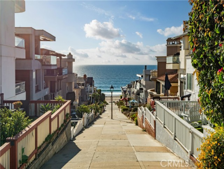 4 Bed Home for Sale in Manhattan Beach, California