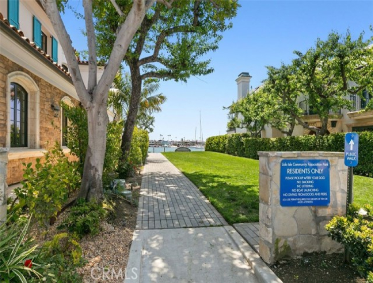 5 Bed Home to Rent in Newport Beach, California