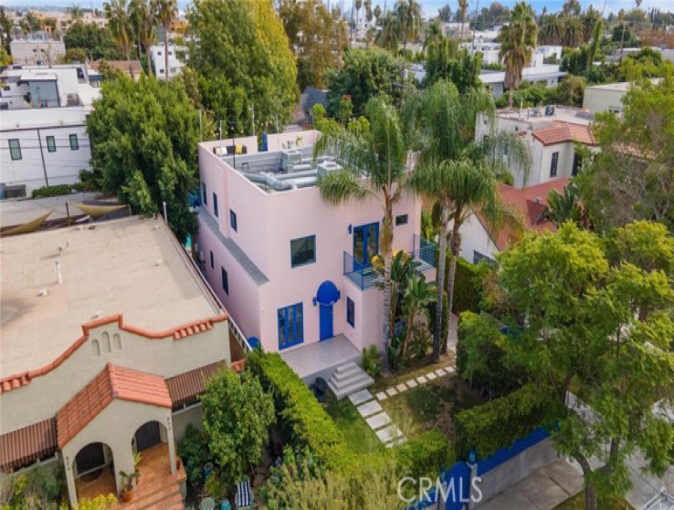 6 Bed Home for Sale in Los Angeles, California