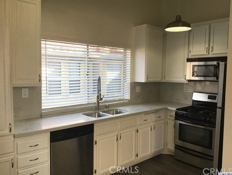 2 Bed Home to Rent in Los Angeles, California