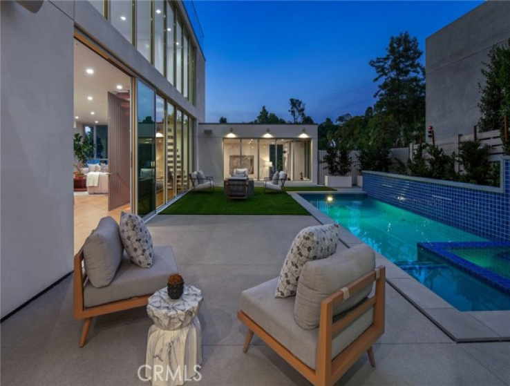 5 Bed Home for Sale in Studio City, California