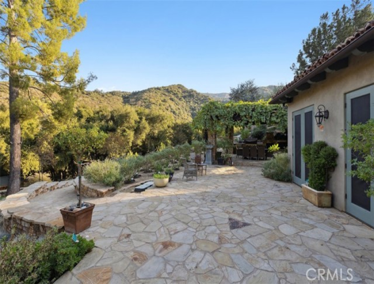 4 Bed Home for Sale in Calabasas, California