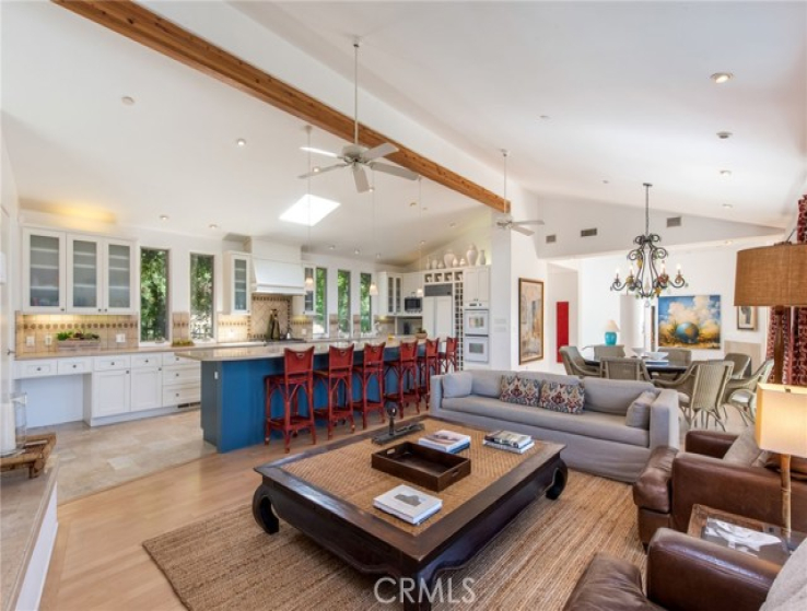 5 Bed Home for Sale in Studio City, California