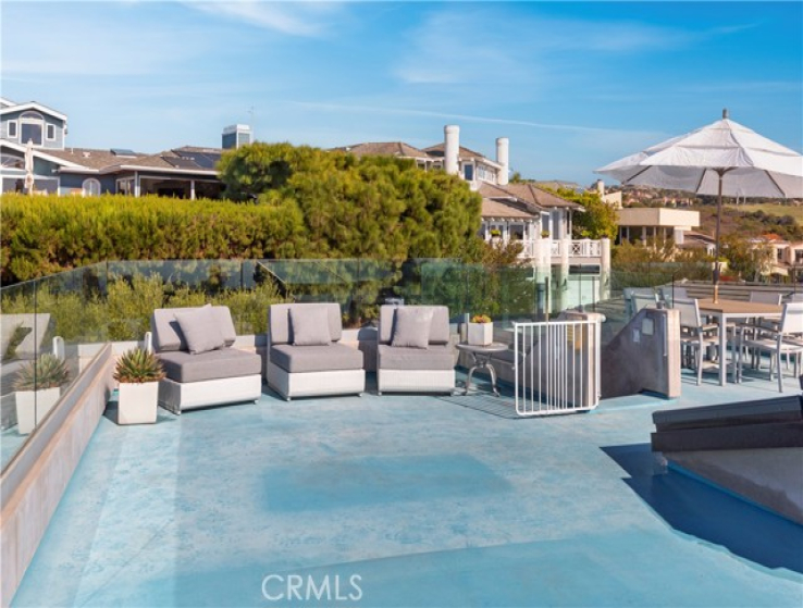 4 Bed Home to Rent in Corona del Mar, California