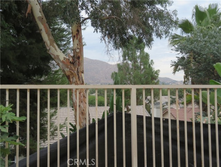 5 Bed Home to Rent in Riverside, California