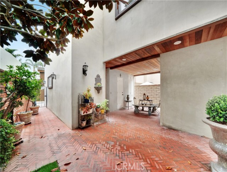 4 Bed Home for Sale in Newport Beach, California