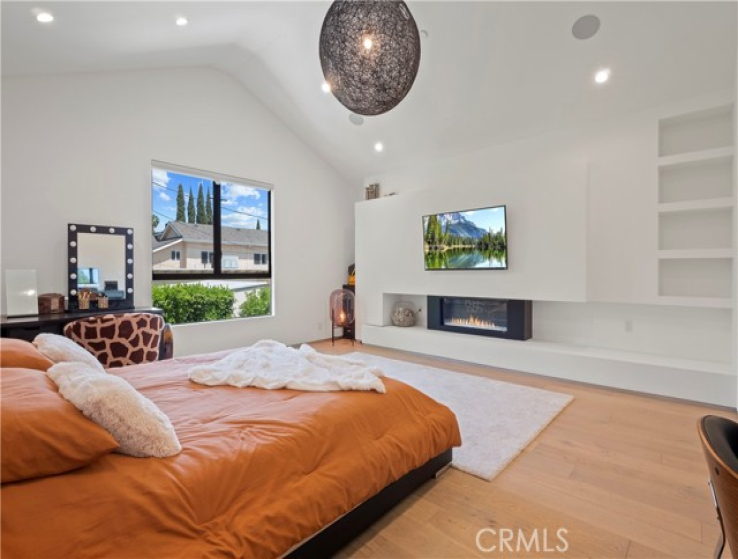 4 Bed Home for Sale in Studio City, California