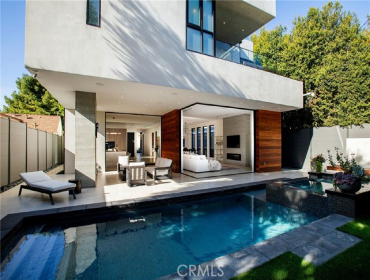 5 Bed Home for Sale in Los Angeles, California