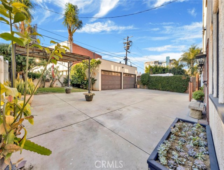 4 Bed Home for Sale in Los Angeles, California