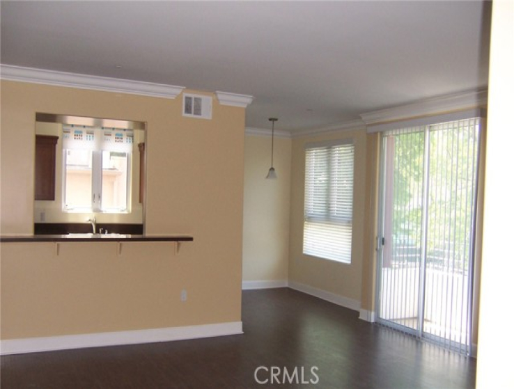 2 Bed Home to Rent in Studio City, California