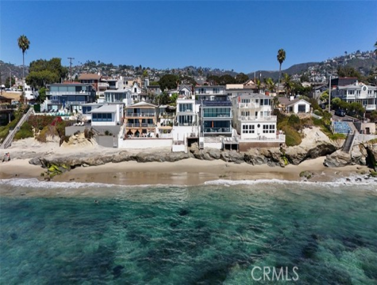 4 Bed Home to Rent in Laguna Beach, California