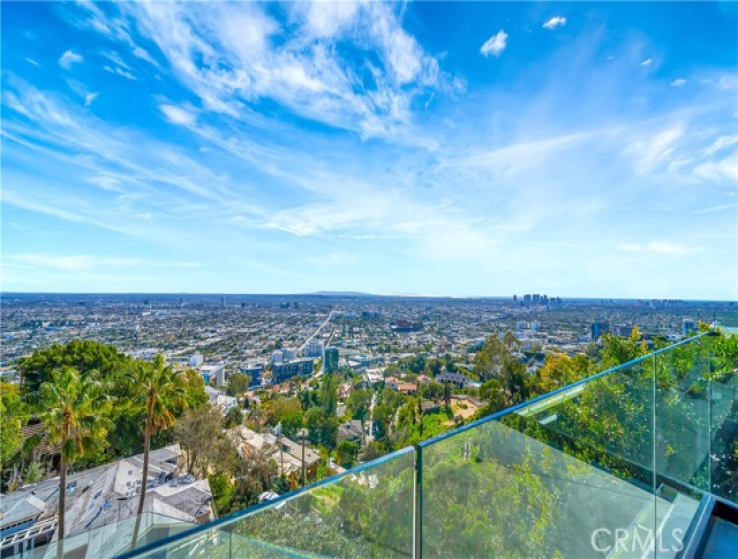 4 Bed Home to Rent in Hollywood Hills, California