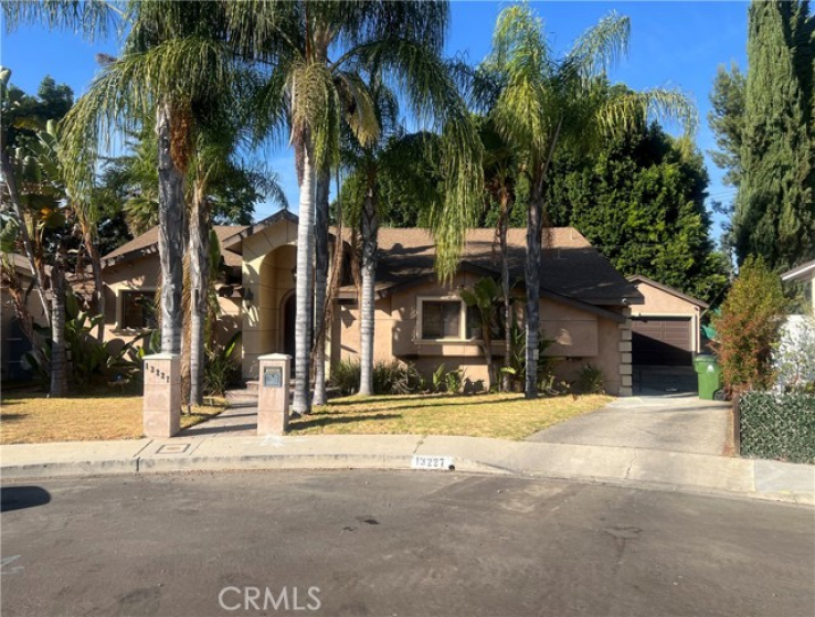 4 Bed Home to Rent in Sherman Oaks, California