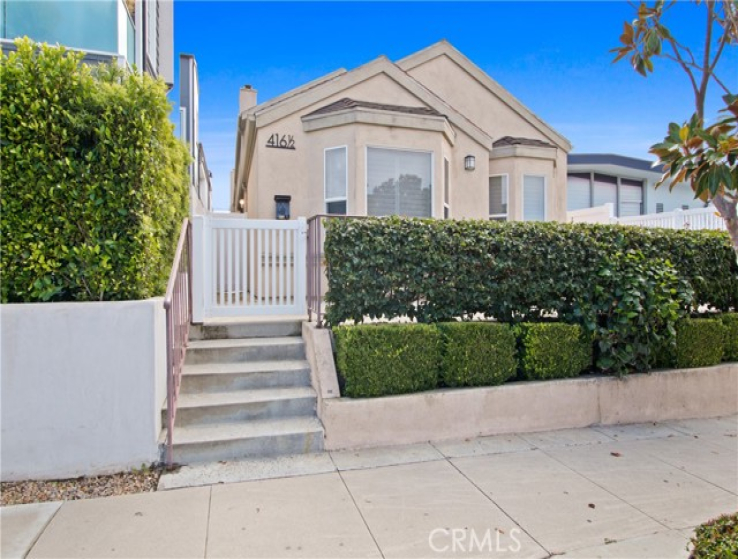 2 Bed Home to Rent in Corona del Mar, California