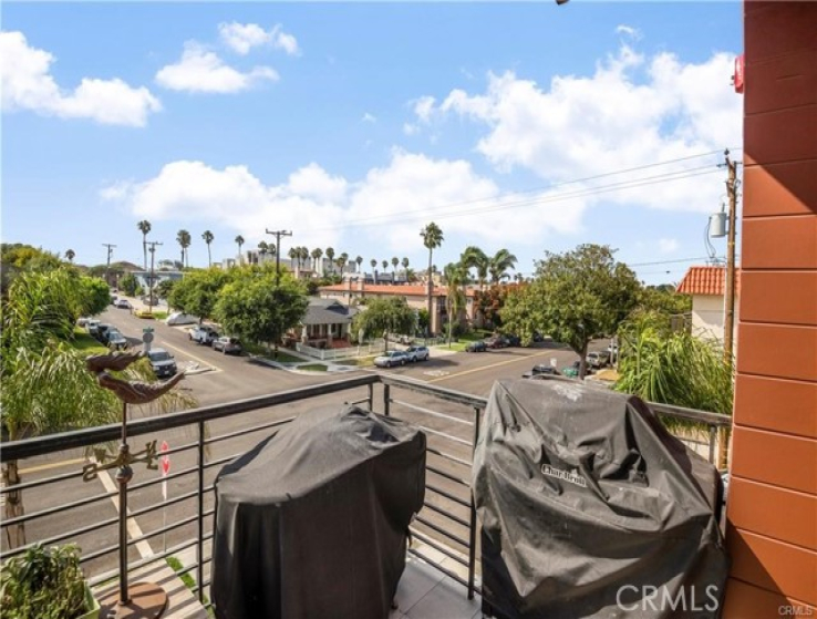 4 Bed Home to Rent in Redondo Beach, California